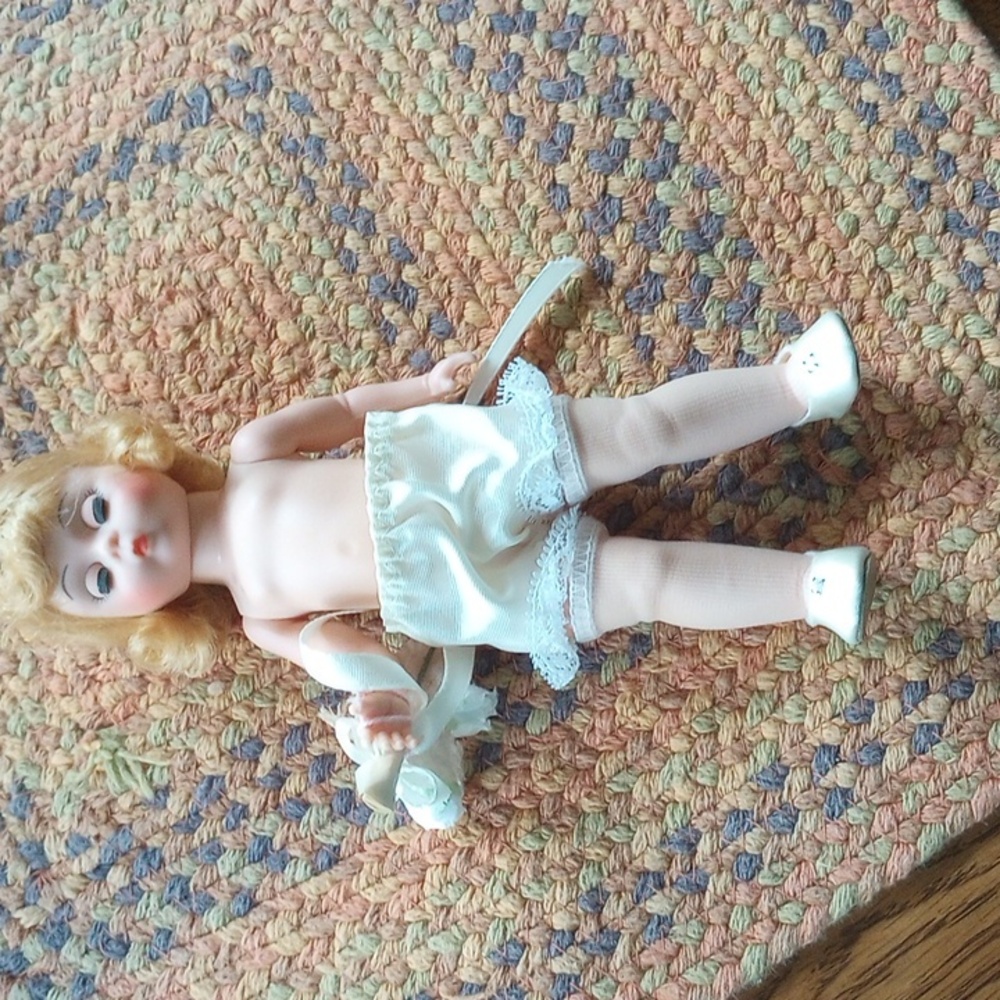 Vintage Madame Alexander Bride Doll - Picture 6 of 7